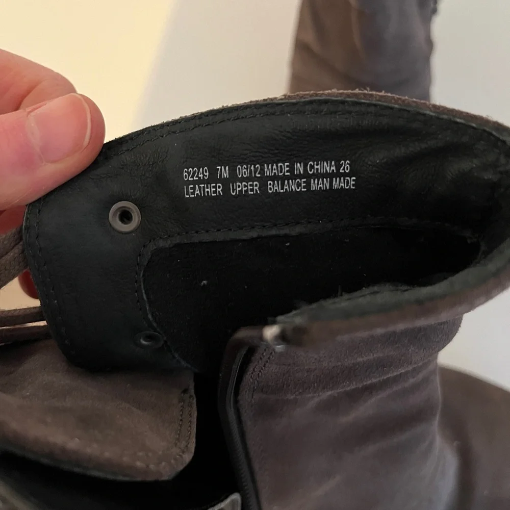 Clark’s tie detail suede booties - Picture 5 of 6